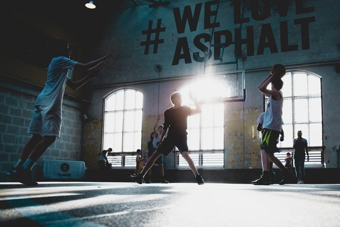 Hvad sker der når gadeidræt bliver organiseret væk fra gaden? Konsekvenser af en større organisering for gadeidræt som bevægelsesform og kulturfænomen