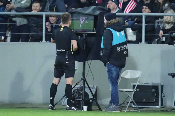 An excellent introduction to the multifaceted issues at the intersection of sports and technology