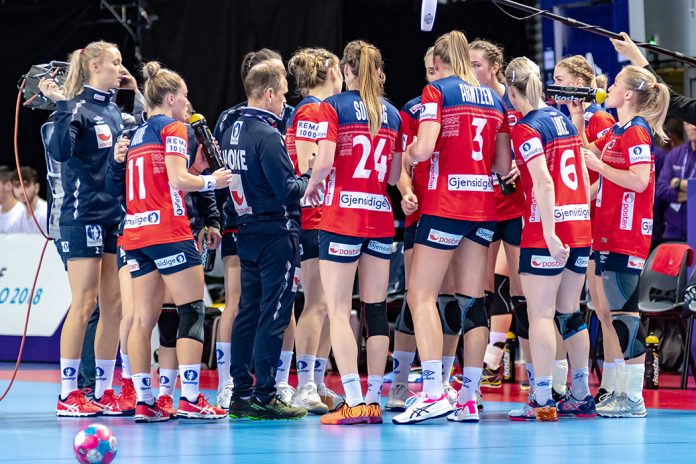 Age-specific national team handball players’ experience of their own development environment